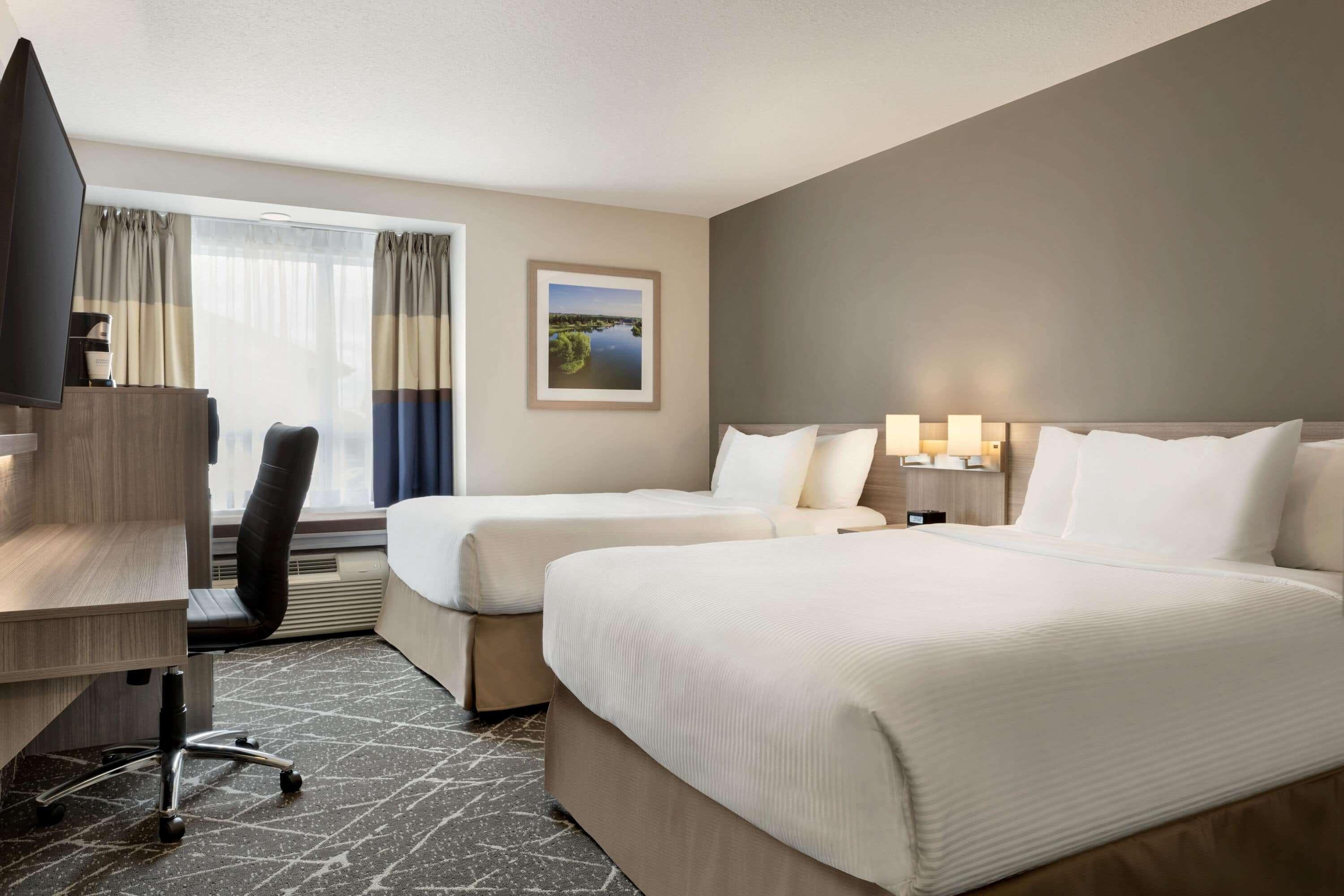 Microtel Inn & Suites By Wyndham Lloydminster Exterior foto